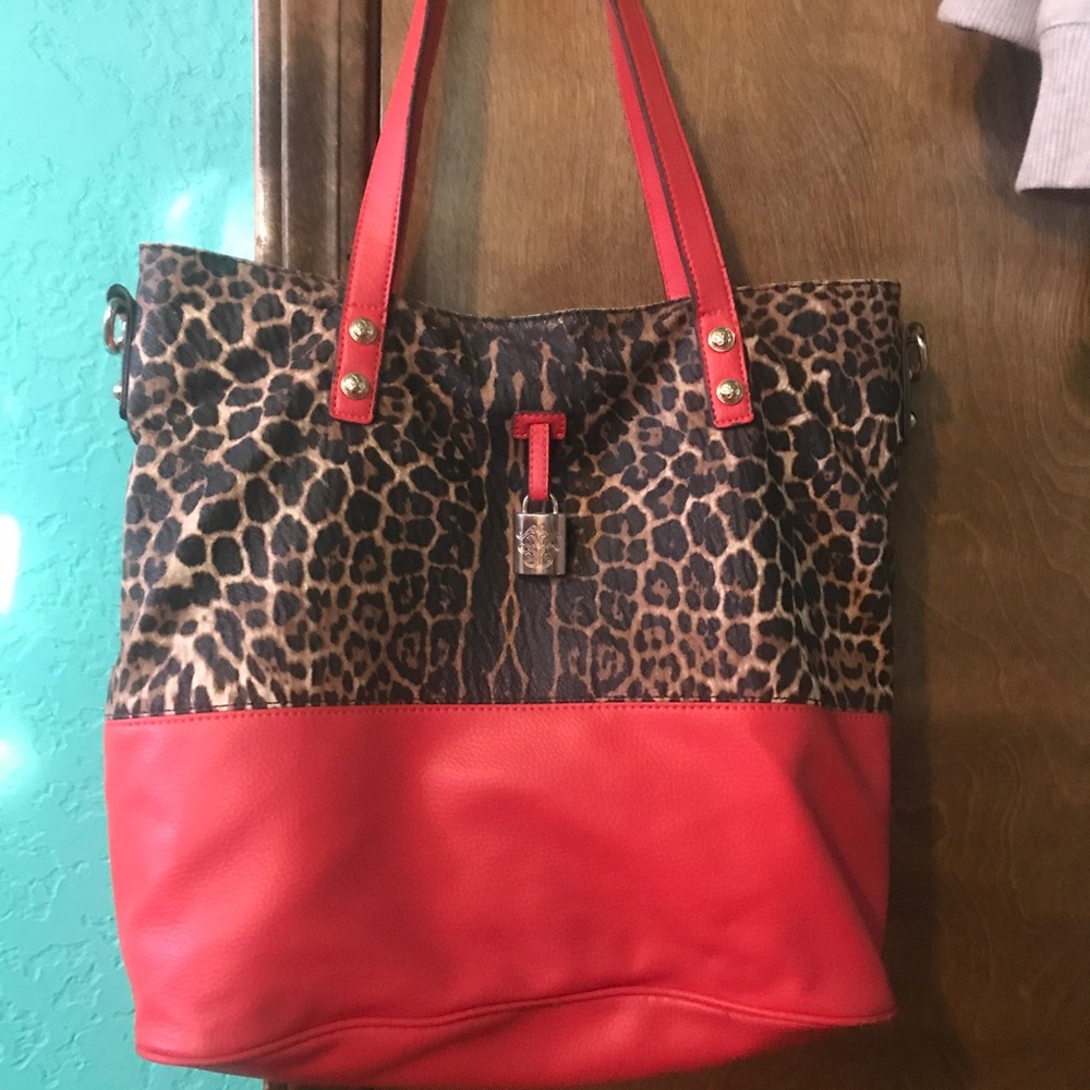 Jessica Simpson purse
